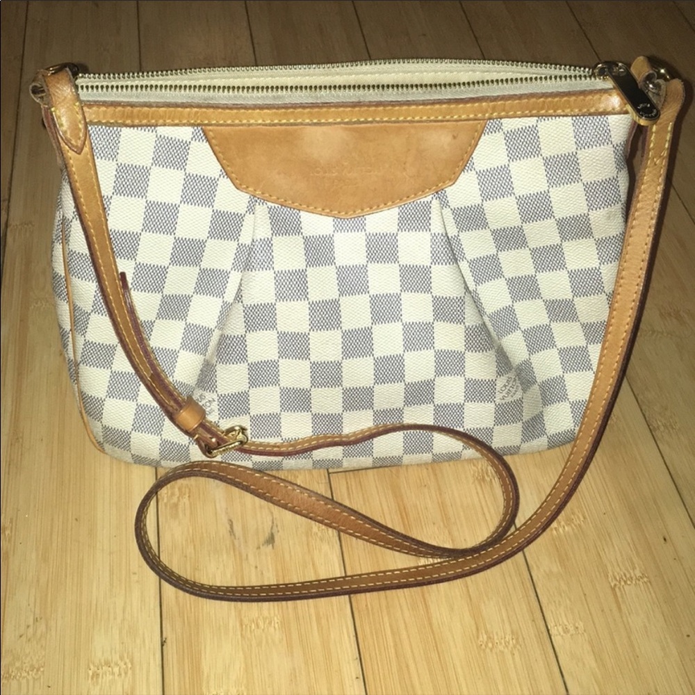 Traded** Louis Vuitton crossbody bag